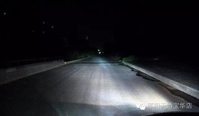 尤其是改過氙氣大燈的車主們，定期檢查電路，檢查火花塞是否積碳老化，這是很有必要的！