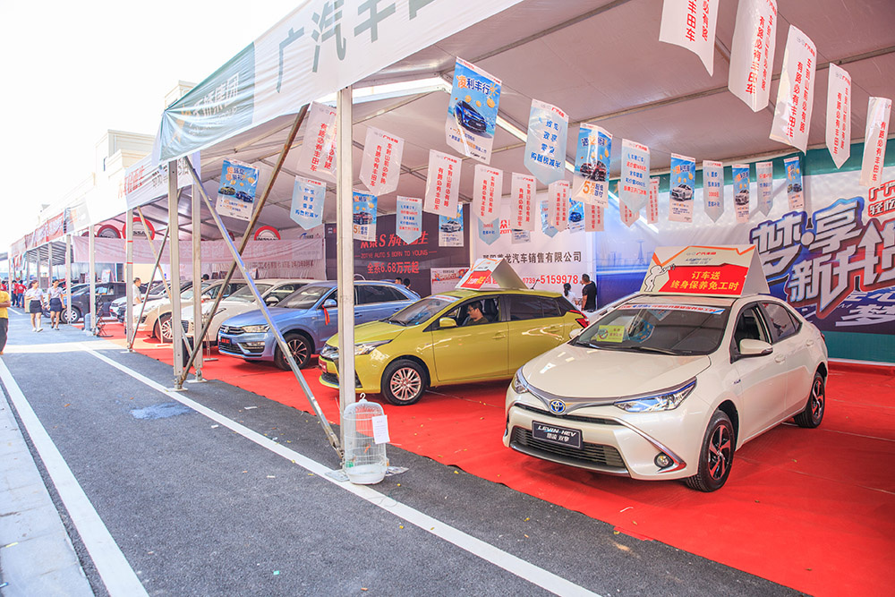 【車展第一天】遇到那個TA，放棄蘋果8......