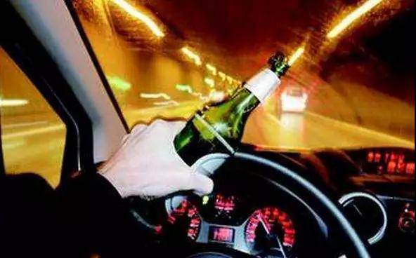 真的假的？最新交規(guī)：酒后躺車內(nèi)休息也算酒駕？